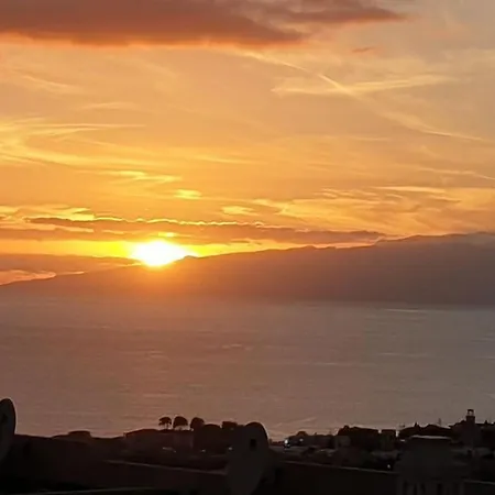 Rockin' View - 2 Bedroom Great Terrace, Parking, Pool