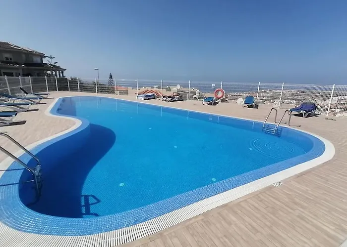 Rockin' View - 2 Bedroom Great Terrace, Parking, Pool *