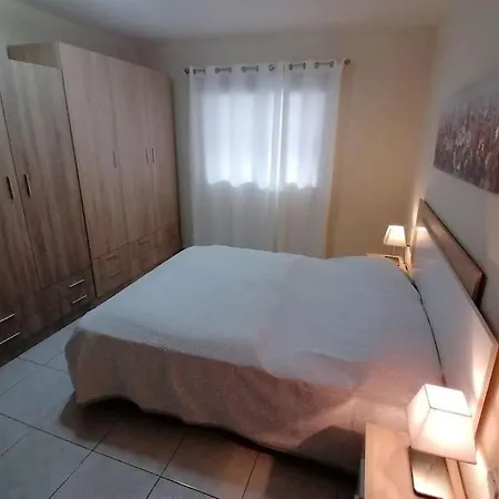 Rockin' View - 2 Bedroom Great Terrace, Parking, Pool Apartman
