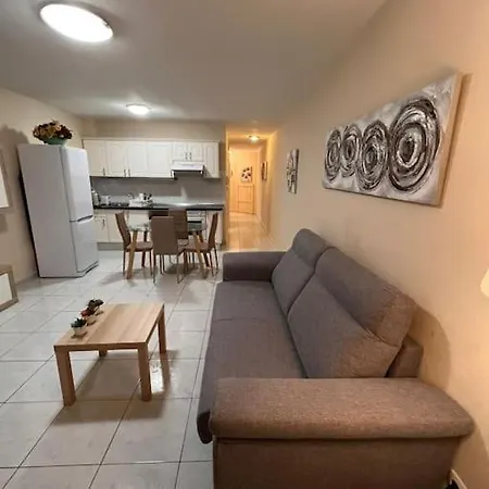 Apartman Rockin' View - 2 Bedroom Great Terrace, Parking, Pool