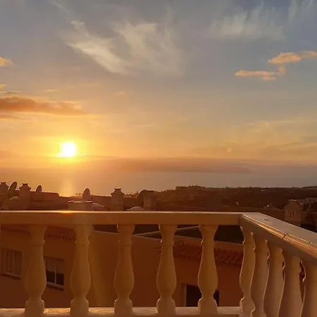 Rockin' View - 2 Bedroom Great Terrace, Parking, Pool Appartement