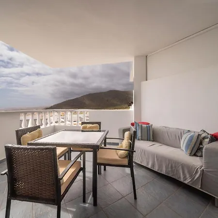 Rockin' View - 2 Bedroom Great Terrace, Parking, Pool