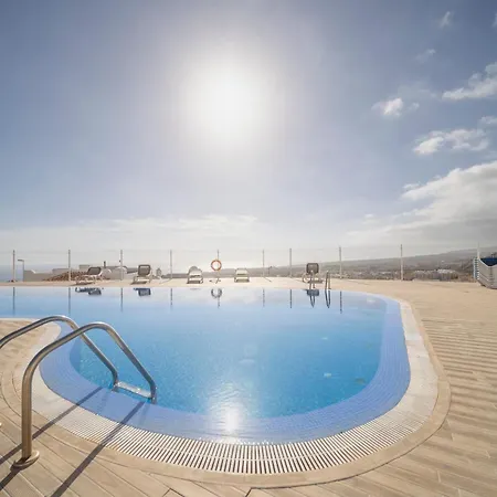 Rockin' View - 2 Bedroom Great Terrace, Parking, Pool